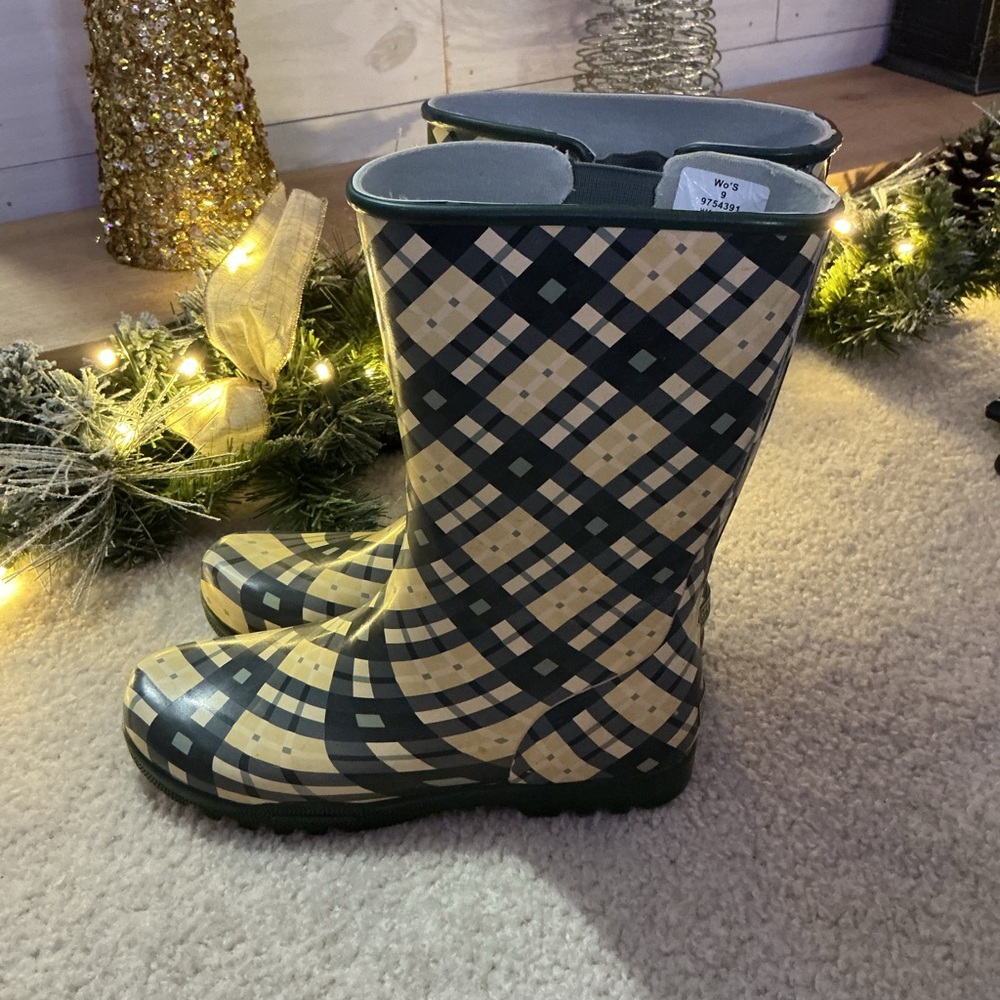 Sperry Top-Sider Plaid Winter Rain Boots - Black and Tan